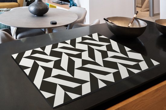 KitchenYeah® Inductie beschermer 83x51.5 cm - Zwart - Wit - Geometrische vormen - Patronen - Kookplaataccessoires - Afdekplaat voor kookplaat - Inductiebeschermer - Inductiemat - Inductieplaat mat