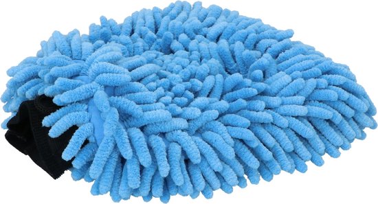 Blauwe chenille microvezel washandschoen, opgevouwen, met de vingerachtige vezels zichtbaar.
