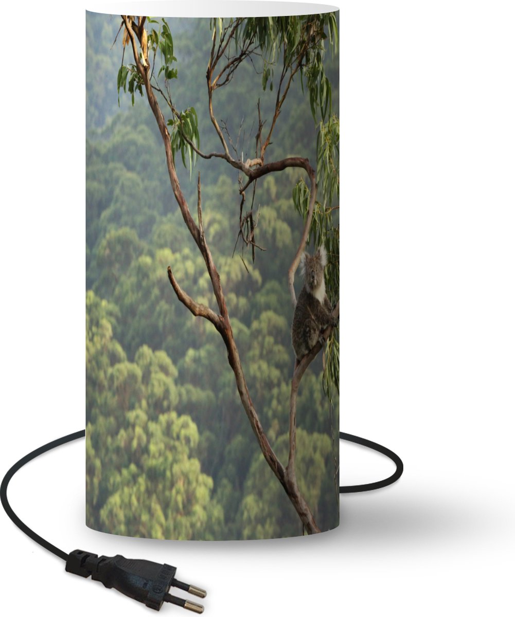 Lamp - Nachtlampje - Tafellamp slaapkamer - Koala in de boom in het bos in Australië - 33 cm hoog - Ø15.9 cm - Inclusief LED lamp