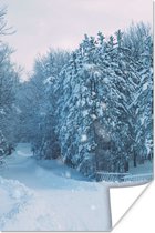 Poster Bos - Sneeuw - Winter - 20x30 cm - Kerstmis Decoratie - Kerstversiering - Kerstdecoratie Woonkamer - Kerstversiering - Kerstdecoratie voor binnen - Kerstmis