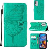 Mobigear Telefoonhoesje geschikt voor Motorola Moto E32 Hoesje | Mobigear Butterfly Bookcase Portemonnee | Pasjeshouder voor 3 Pasjes | Telefoonhoesje voor Pinpas / OV Kaart / Rijbewijs - Groen