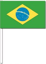 50 Braziliaanse zwaaivlaggetjes 12 x 24 cm