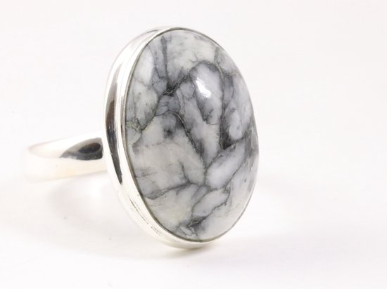 Ovale zilveren ring met pinoliet