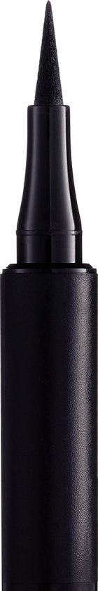 Close-up van de punt van de zwarte L'Oréal Paris Perfect Slim by Superliner eyeliner.