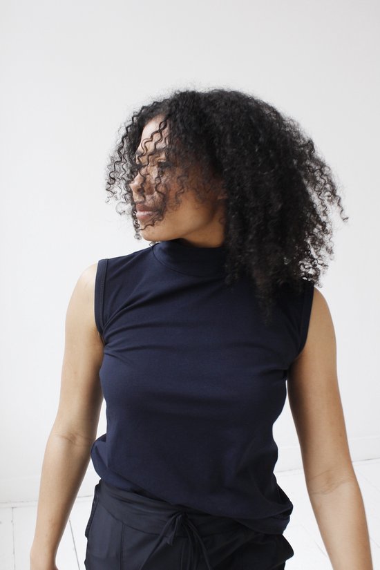 MOOI! Company - Mouwloze Top MALOU - Turtleneck - Losse pasvorm - Kleur Navy - XS