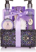 BRUBAKER Cosmetics Bad- en Doucheset Lavendel Magnolia Fragrance - Cadeautip Vrouw - Cadeau Idee - 7-delige Cadeauset in Decoratieve Mand - Dierproef vrij! - Moederdag cadeautje