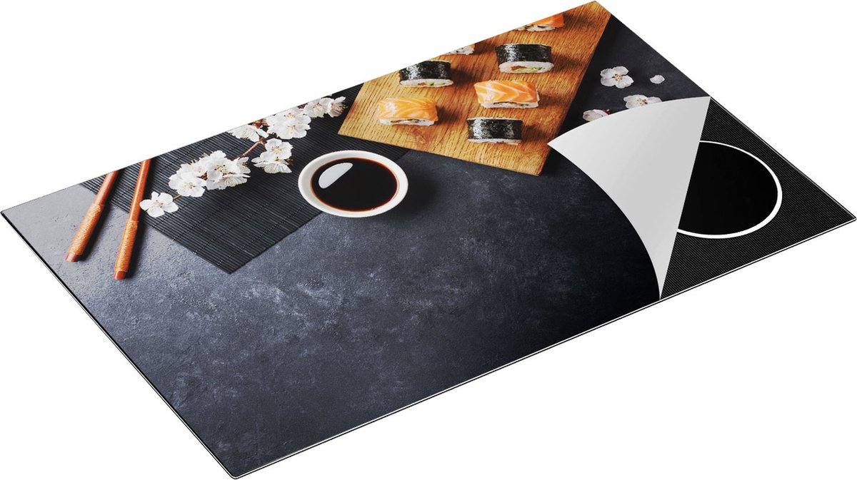 Chefcare Inductie Beschermer Sushi met Soja Saus op een Zwarte Marmeren Plaat - 85x52 cm - Afdekplaat Inductie - Kookplaat Beschermer - Inductie Mat