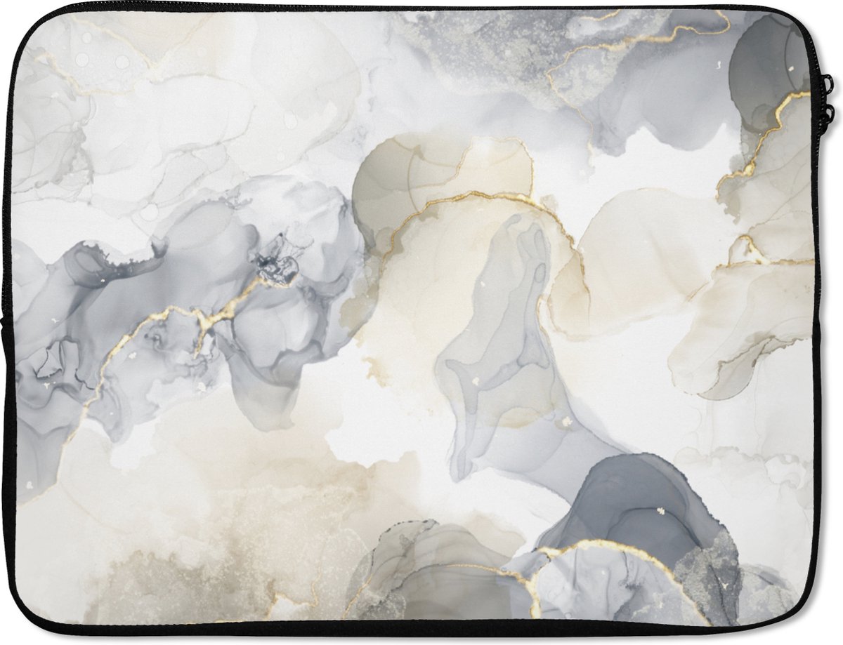 Laptophoes 17 inch - Marmer print - Goud - Lijn - Laptop sleeve - Binnenmaat 41x28 cm - Zwarte achterkant