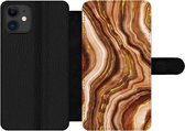 Bookcase Geschikt voor iPhone 12 Pro telefoonhoesje - Marmer print - Gouden - Lijn - Met vakjes - Wallet case met magneetsluiting