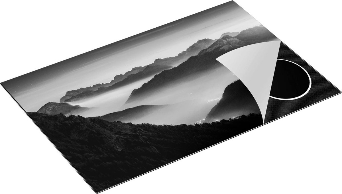 Chefcare Inductie Beschermer Bergen Landschap in Italië tijdens Zonsondergang - Zwart Wit - 78x52 cm - Afdekplaat Inductie - Kookplaat Beschermer - Inductie Mat