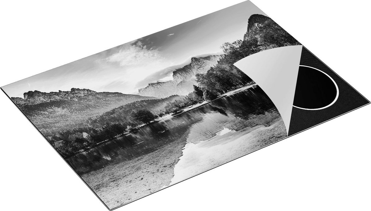 Chefcare Inductie Beschermer Meer in de Bergen met een Geit Standbeeld - Zwart Wit - 75x55 cm - Afdekplaat Inductie - Kookplaat Beschermer - Inductie Mat