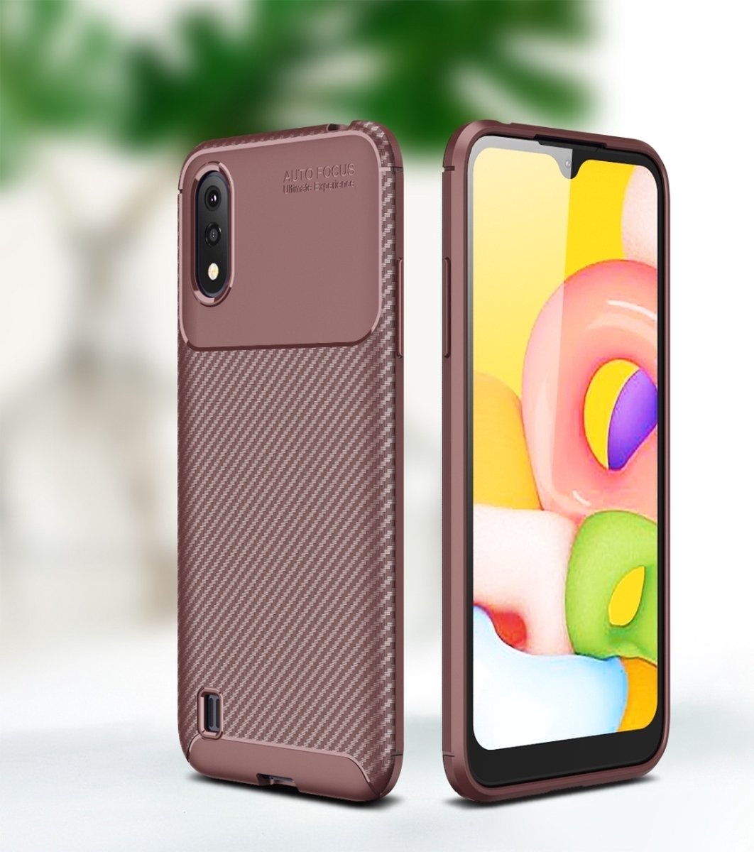 Mobigear Hoesje geschikt voor Samsung Galaxy A01 Telefoonhoesje Flexibel TPU | Mobigear Racing Backcover | Galaxy A01 Case | Back Cover - Bruin