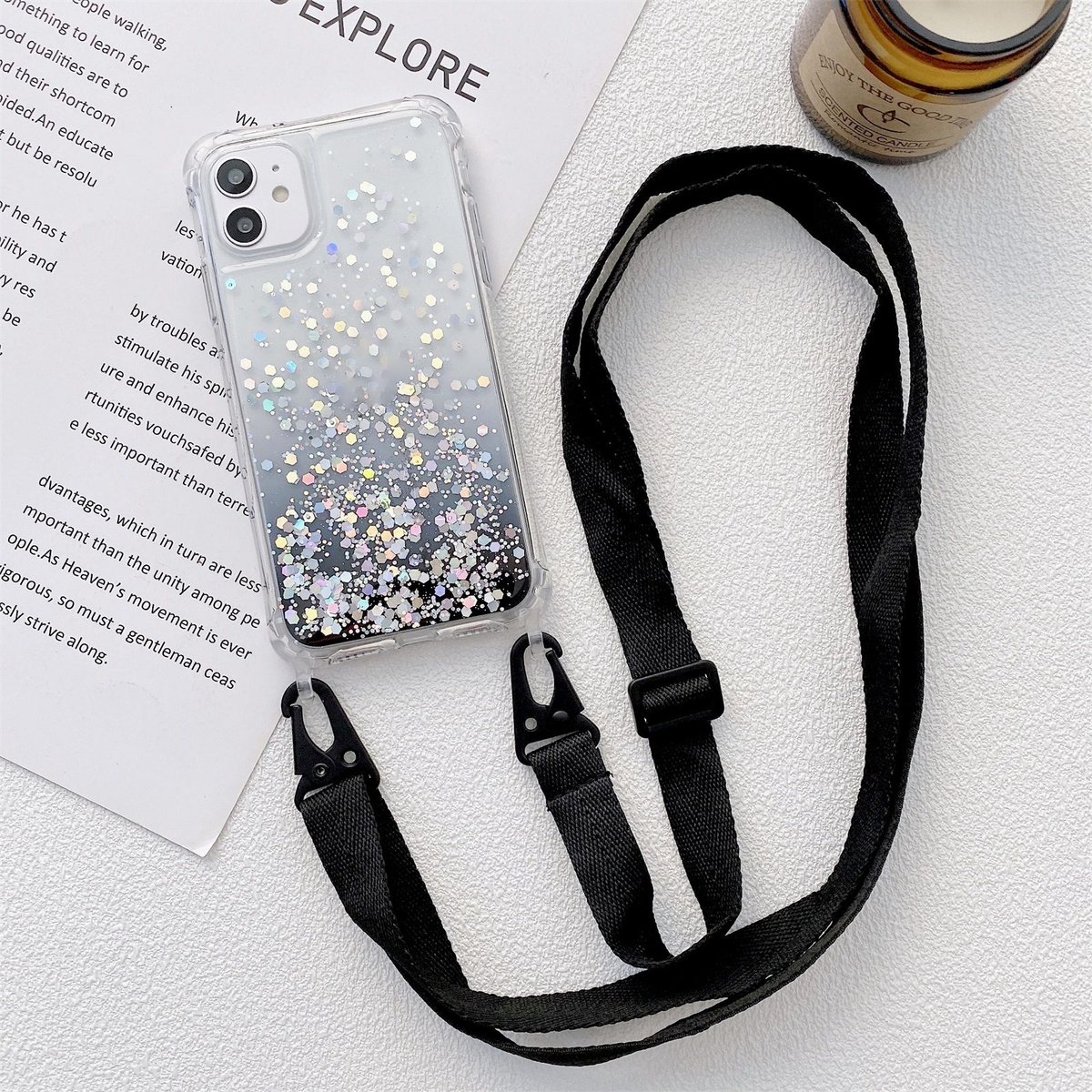 Mobigear Telefoonhoesje geschikt voor Apple iPhone 13 Flexibel TPU | Mobigear Lanyard Hoesje met koord - Zwart