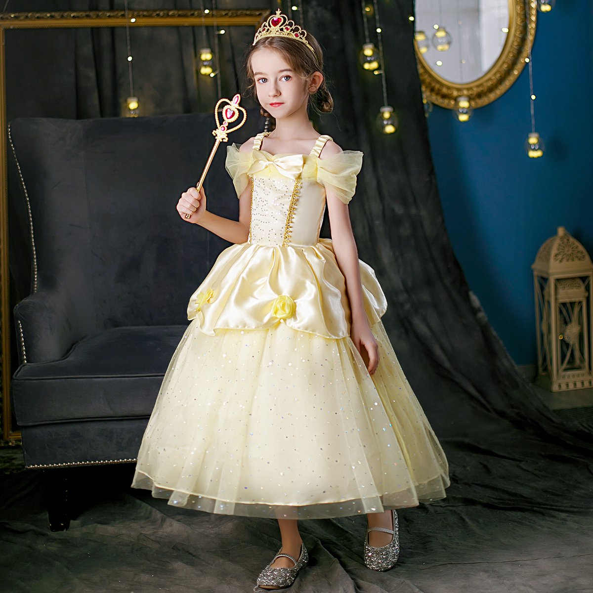 Joya Kids® Gele Verkleedjurk | Prinsessen Jurk | Prinses & het Beest verkleedkleding | (130) + kroon, Staf, Handschoenen, Ketting, Ring & Oorbellen | Sinterklaas kado cadeau meisje — afbeelding 4