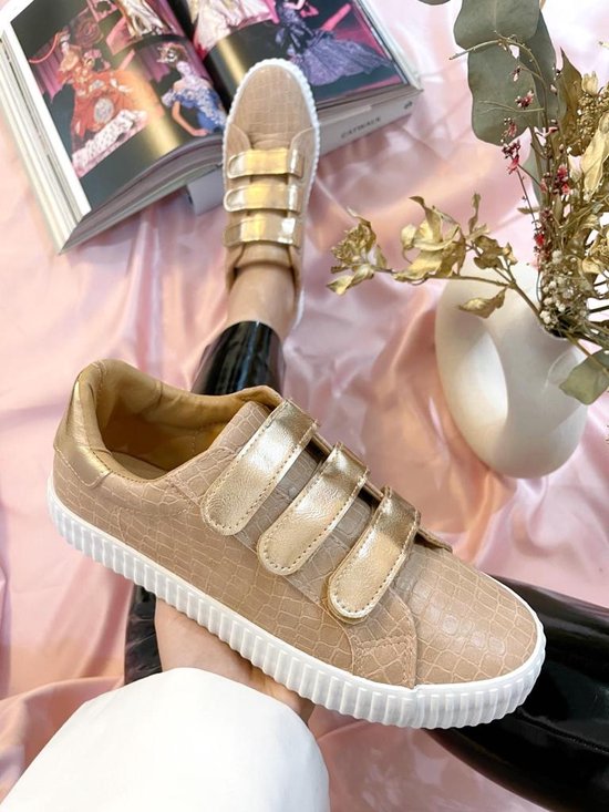 Sneakers met klittenband champagne kleur HY0679 maat 39 bol