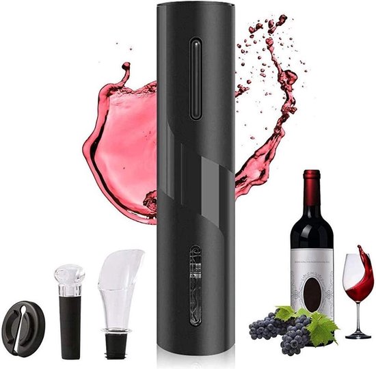 Zwarte elektrische wijnopener met een fles rode wijn, wijnglas, druiven en accessoires.