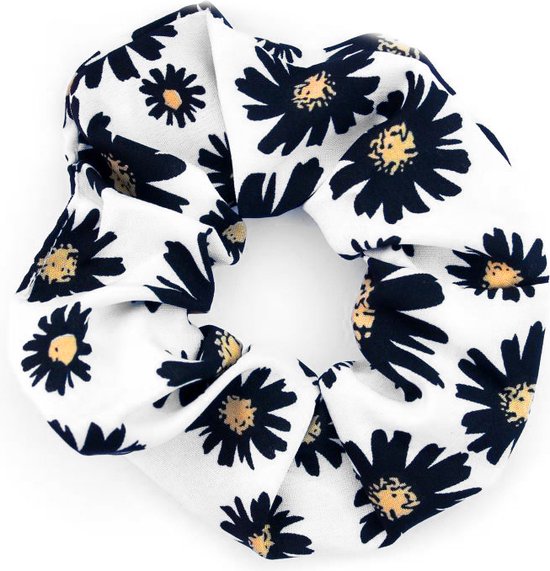 STUDIO Ivana - Scrunchie madeliefje wit met zwarte bloem - Haarelastiek van textiel met print - Witte haarwokkel met bloemetjes