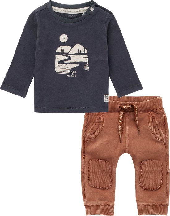 Noppies - kledingset - 2 delig - broek Reao Carob Brown worker - shirt Raroria Phantom Donkergrijs met print - Maat 56