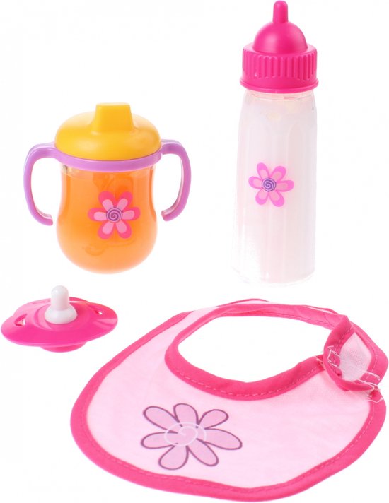 Roze slabbetje met bloemendessin, een witte fles met roze dop en een oranje drinkbeker met roze handvatten en bloemendessin.