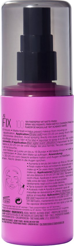 Achterkant van Maybelline New York Lasting Fix make-up setting spray in fuchsia fles. Instructies en ingrediënten zichtbaar. Text: "16H FIX spray", "Matte-Finish".