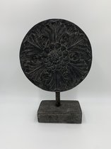 Ornament op voet groot bloem grijs stone antraciet 40,5 cm x 10 cm| 65507 | Home Sweet Home | Stoer & Sober Woonstijl