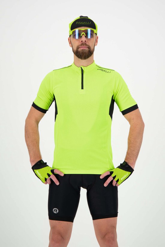 Man met baard in een fluoriserend geel fietsshirt met korte mouwen, zwarte zijkanten, zwarte handschoenen en een zwarte pet met 'Rogelli' logo.