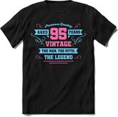 95 Jaar Legend - Feest kado T-Shirt Heren / Dames - Licht Blauw / Licht Roze - Perfect Verjaardag Cadeau Shirt - grappige Spreuken, Zinnen en Teksten. Maat L