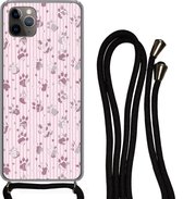 Hoesje met koord Geschikt voor iPhone 11 Pro Max - Hond - Roze - Patronen - Paars - Meisjes - Kinderen - Kids - Siliconen - Crossbody - Backcover met Koord - Telefoonhoesje met koord - Hoesje met touw
