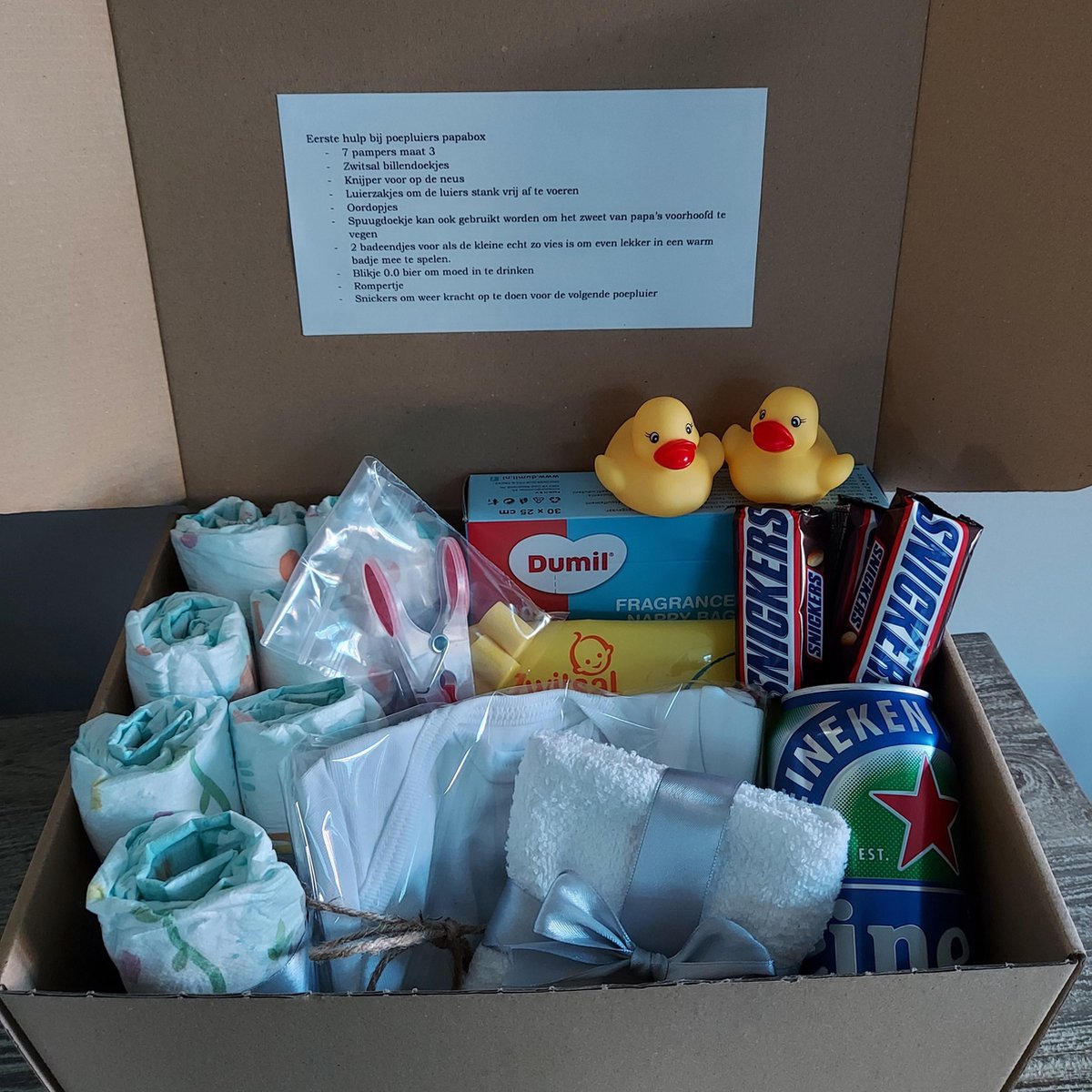 Goedkoopste Het blije snoetje - papabox eerste hulp bij poepluiers - kraamcadeau