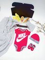 Kraamcadeau - Nike - baby box - Zwitsal - Geboorte cadeau - babyshower - babygeschenkset - Bodylotion - Kraampakket - Geboorte kado - Baby verzorging - Baby kam borstel hout - Unisex - Babykleding voor meisjes - Babygeschenkset - Baby deken - Babyset