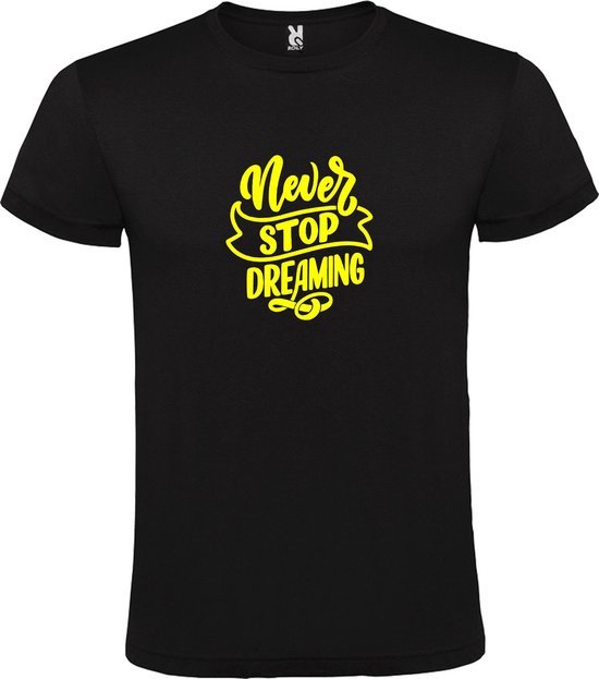Zwart  T shirt met  print van " Never Stop Dreaming " print Neon Geel size XXXXXL
