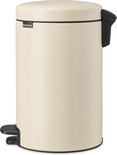 Crème Brabantia NewIcon pedaalemmer met zwart logo en aan de zijkant een handvat.