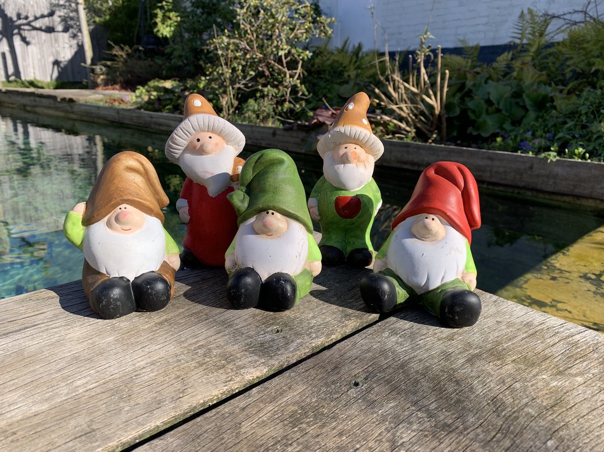 thumbnail: Relaxdays Tuinkabouter Set Van 4 - Weerbestendige, Kleurrijke Tuinbeeldjes Van Polyresin, Vorstvast