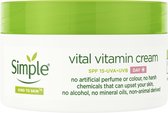 Simple Kind to Skin Vital Vitamin Dagcrème - 50 ml