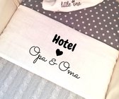 Wieglaken Baby | Hotel Opa & Oma |  Laken Meyco wit | katoen | wit | 75 x 100 cm | Cadeau voor opa en oma