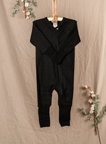 Jumpsuit, onesie, romper, 3-6 maanden, zwart, flip-over, rits, handjes, voetjes