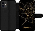 Bookcase Geschikt voor iPhone 12 Pro telefoonhoesje - Hasselt - Kaart - Goud - Met vakjes - Wallet case met magneetsluiting