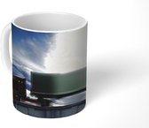 Mok - Donkere lucht boven de rijdende vrachtwagen - 350 ML - Beker - Uitdeelcadeautjes