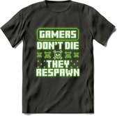 Gamers don't die pixel T-shirt | Neon Groen | Gaming kleding | Grappig game verjaardag cadeau shirt Heren – Dames – Unisex | - Donker Grijs - L