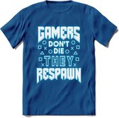 Gamers don't die T-shirt | Neon Blauw | Gaming kleding | Grappig game verjaardag cadeau shirt Heren – Dames – Unisex | - Donker Blauw - 3XL