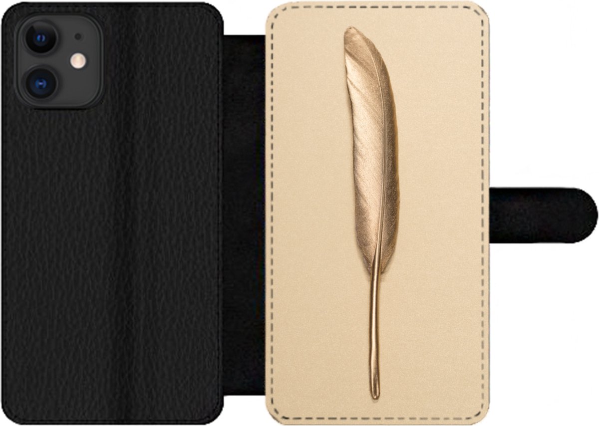 Telefoonhoesje Geschikt voor iPhone 11 telefoonhoesje - Goud geverfde veer op een gouden achtergrond - Met vakjes - Wallet case met magneetsluiting