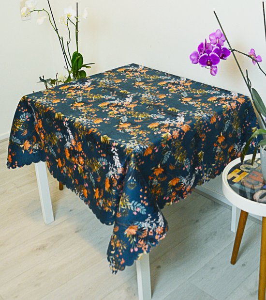 Tafelkleed 140x140 cm - Bedrukt Velvet Textiel - Bloemen op donkerblauw - Tafellaken - De Groen Home