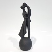 Geert Kunen / Skulptuur / Beeld / Koppel op bol - Zwart / goud - 10 x 11 x 37 cm hoog.