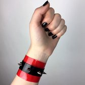 Jane Nevermore Armband Neon Studded Wristband Zwart/Rood