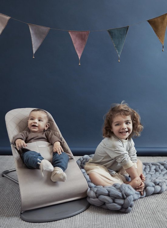 BabyBjörn Wipstoel Bliss - Cotton klassiek quilt - Zandgrijs - Ergonomisch - Verstelbaar - Inklapbaar