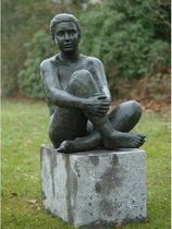 Tuinbeeld - bronzen beeld - Zittende naakte vrouw - 80 cm hoog