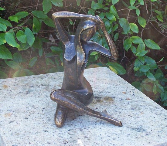 Bruidegom Boomgaard klep Bronzen beelden voor binnen en buiten – brons figuren vrouw 23 cm |  GerichteKeuze | bol.com
