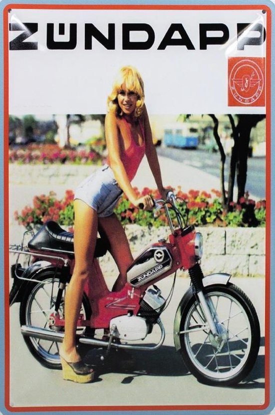 Femme aux cheveux blonds sur un cyclomoteur Zundapp rouge, vêtue d'un top rose et d'un short en jean. Texte : ZUNDAPP.