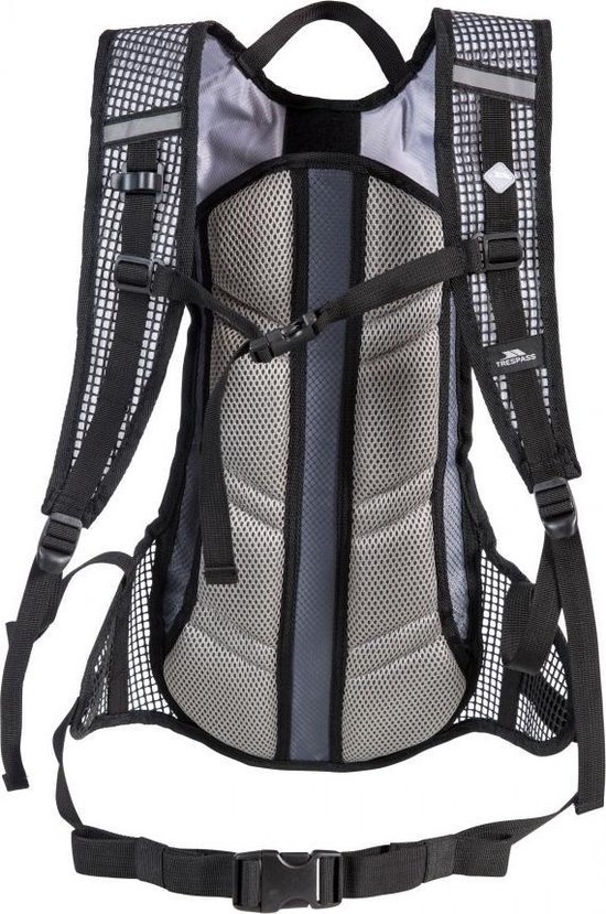 trespass mirror 15l hydration backpack