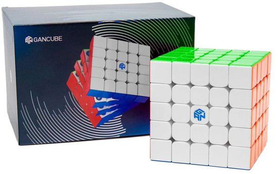 GANCUBE 5x5 puzzel dobbelsteen met groene, witte, oranje en blauwe zijkanten, naast de gesloten verpakking.
